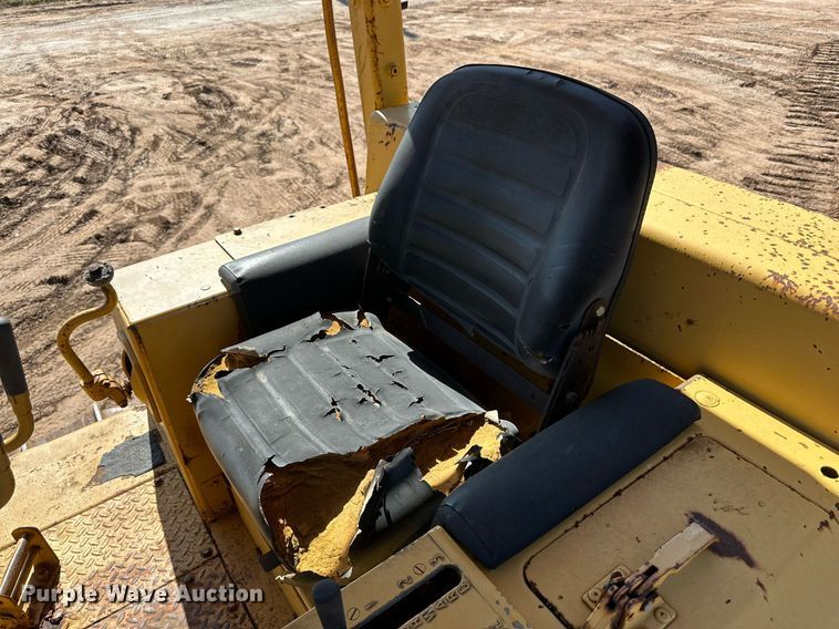 image for item DQ1371 1984 Caterpillar D6D  dozer
