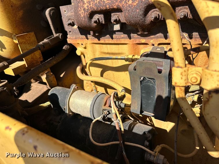 image for item DQ1371 1984 Caterpillar D6D  dozer