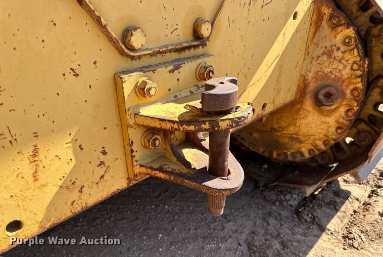 image for item DQ1371 1984 Caterpillar D6D  dozer