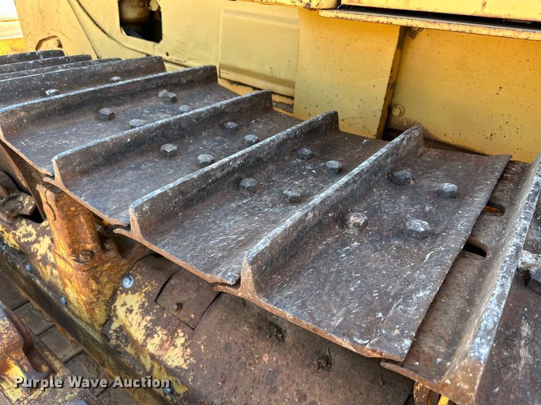 image for item DQ1371 1984 Caterpillar D6D  dozer