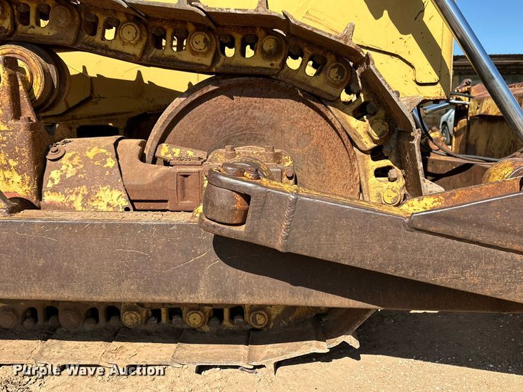 image for item DQ1371 1984 Caterpillar D6D  dozer