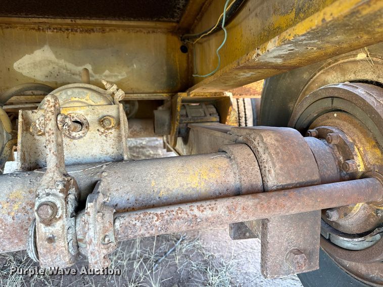 image for item DQ1372 1975 Load King  lowboy equipment trailer