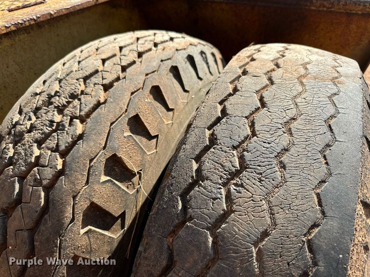 image for item DQ1372 1975 Load King  lowboy equipment trailer