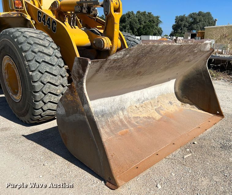 image for item DQ2144 1996 John Deere 644G  wheel loader