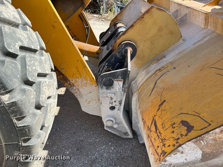 image for item DQ2144 1996 John Deere 644G  wheel loader