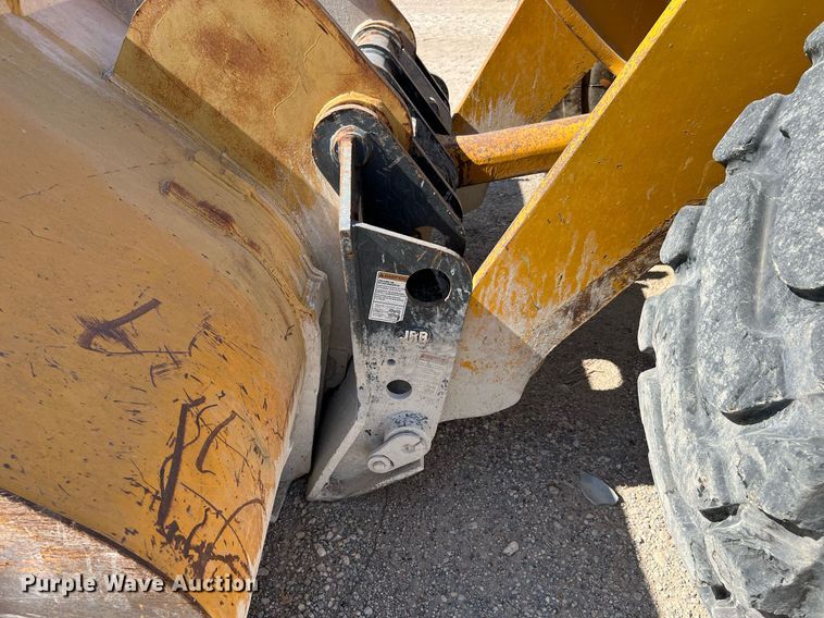 image for item DQ2144 1996 John Deere 644G  wheel loader