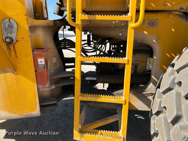 image for item DQ2144 1996 John Deere 644G  wheel loader