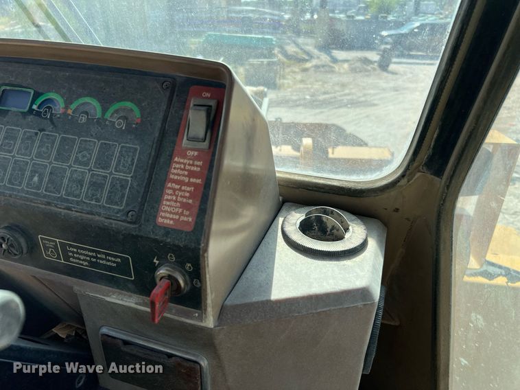 image for item DQ2144 1996 John Deere 644G  wheel loader