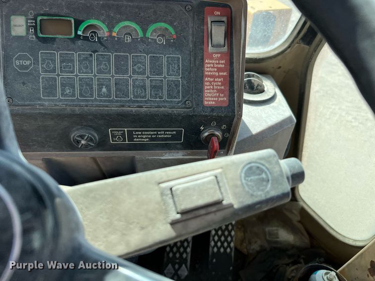 image for item DQ2144 1996 John Deere 644G  wheel loader