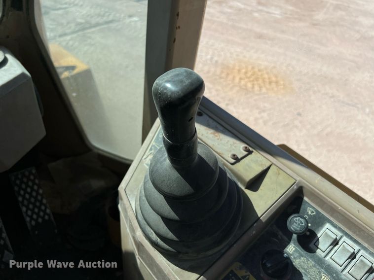 image for item DQ2144 1996 John Deere 644G  wheel loader