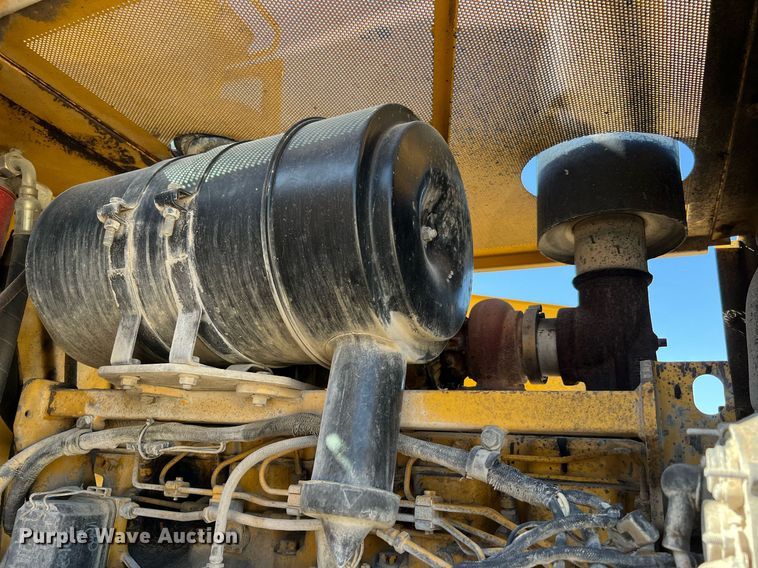 image for item DQ2144 1996 John Deere 644G  wheel loader