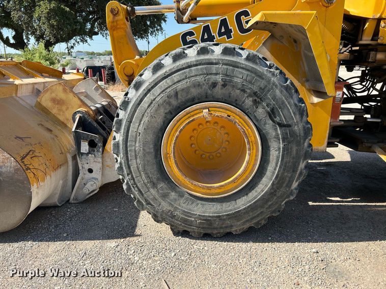 image for item DQ2144 1996 John Deere 644G  wheel loader