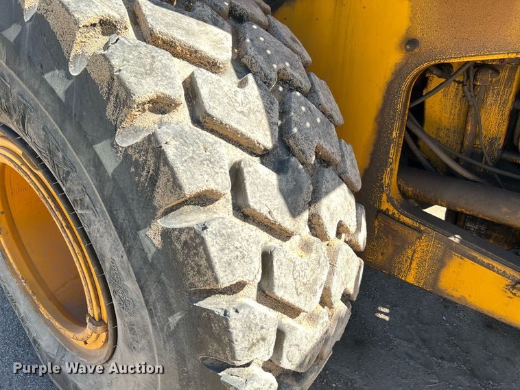 image for item DQ2144 1996 John Deere 644G  wheel loader