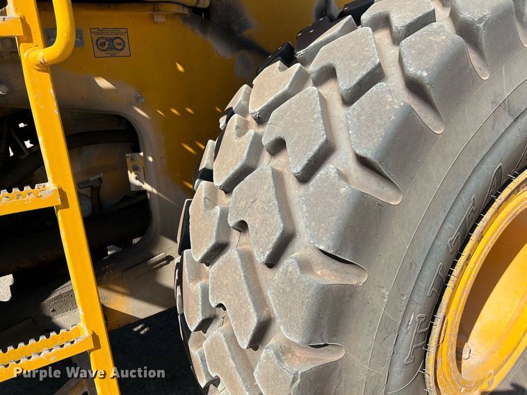 image for item DQ2144 1996 John Deere 644G  wheel loader