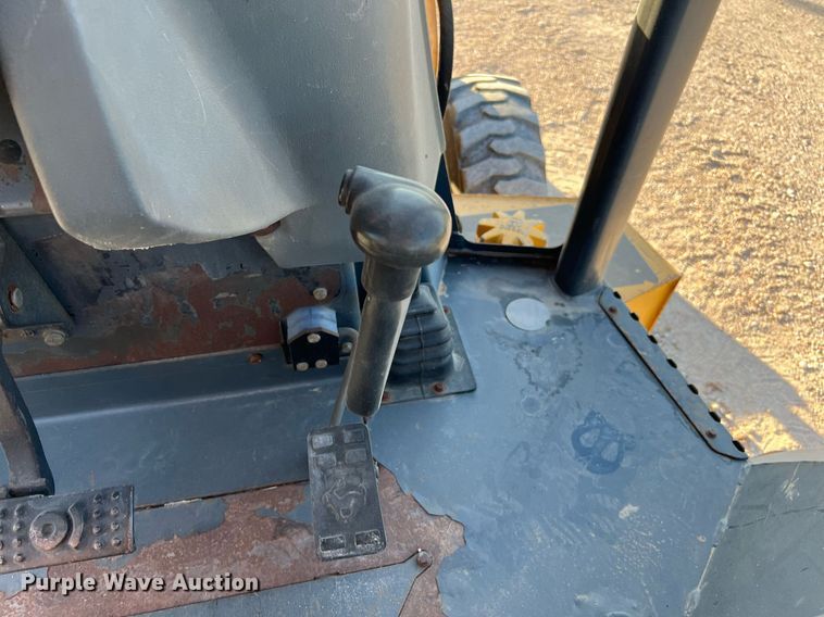image for item DQ2160 2005 John Deere 310G  backhoe