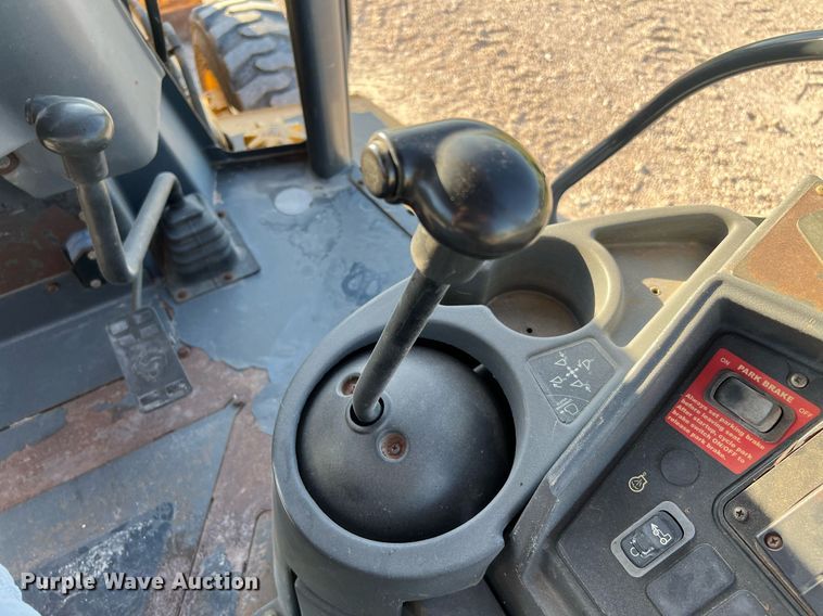 image for item DQ2160 2005 John Deere 310G  backhoe