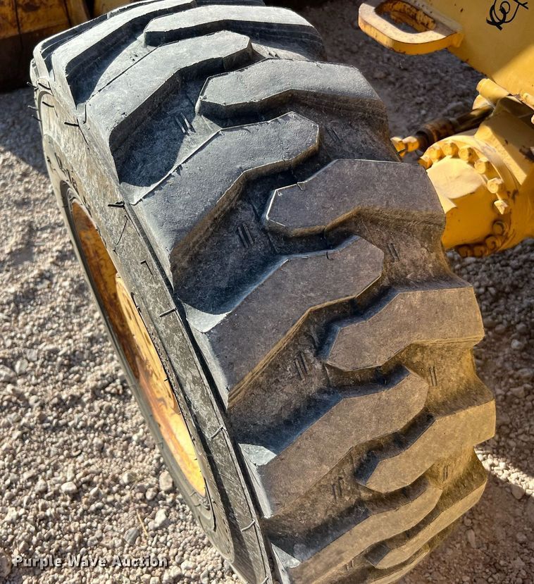 image for item DQ2160 2005 John Deere 310G  backhoe