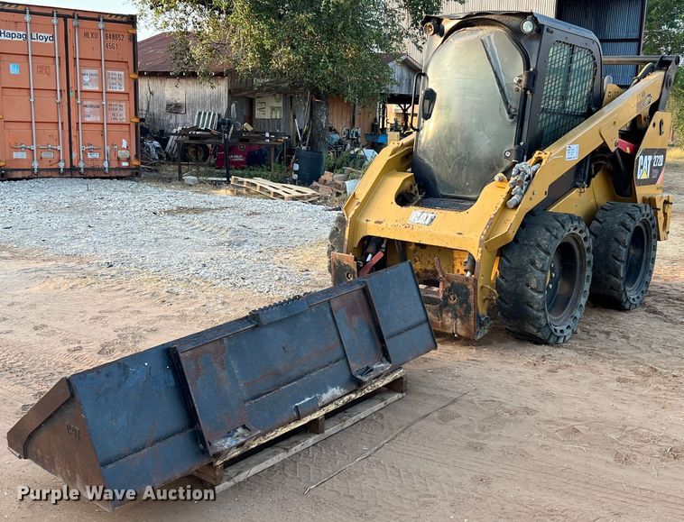 image for item DQ2200 2014 Caterpillar 272DXHP  skid steer loader