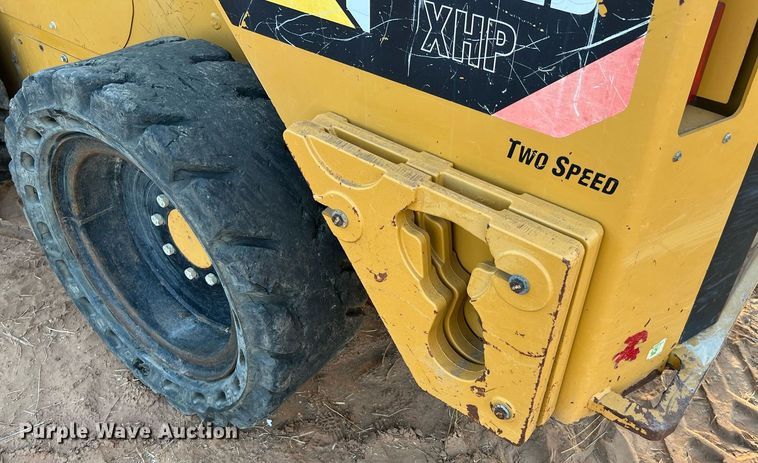 image for item DQ2200 2014 Caterpillar 272DXHP  skid steer loader