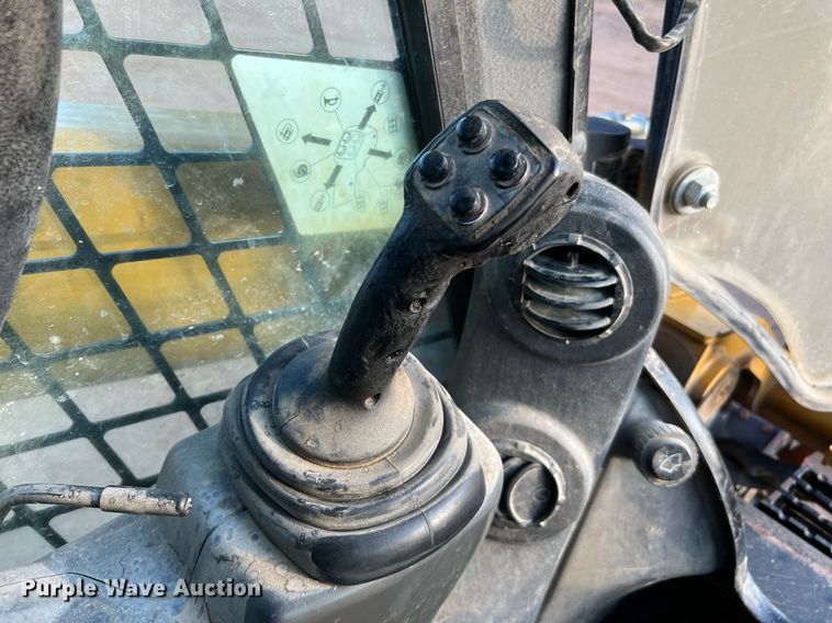 image for item DQ2200 2014 Caterpillar 272DXHP  skid steer loader