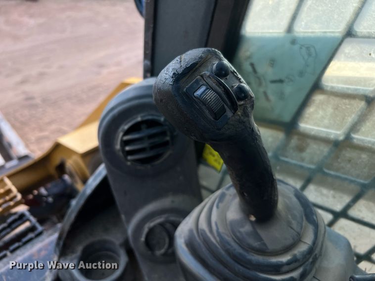 image for item DQ2200 2014 Caterpillar 272DXHP  skid steer loader