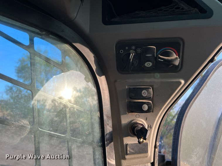 image for item DQ2200 2014 Caterpillar 272DXHP  skid steer loader