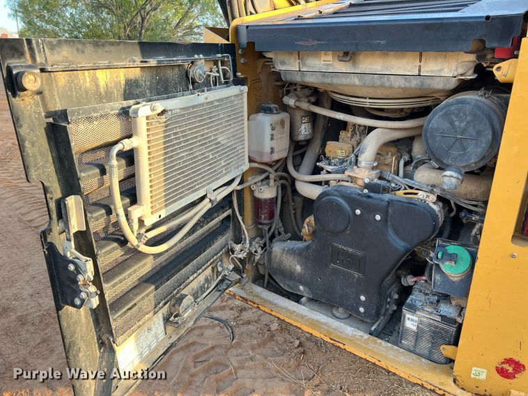 image for item DQ2200 2014 Caterpillar 272DXHP  skid steer loader