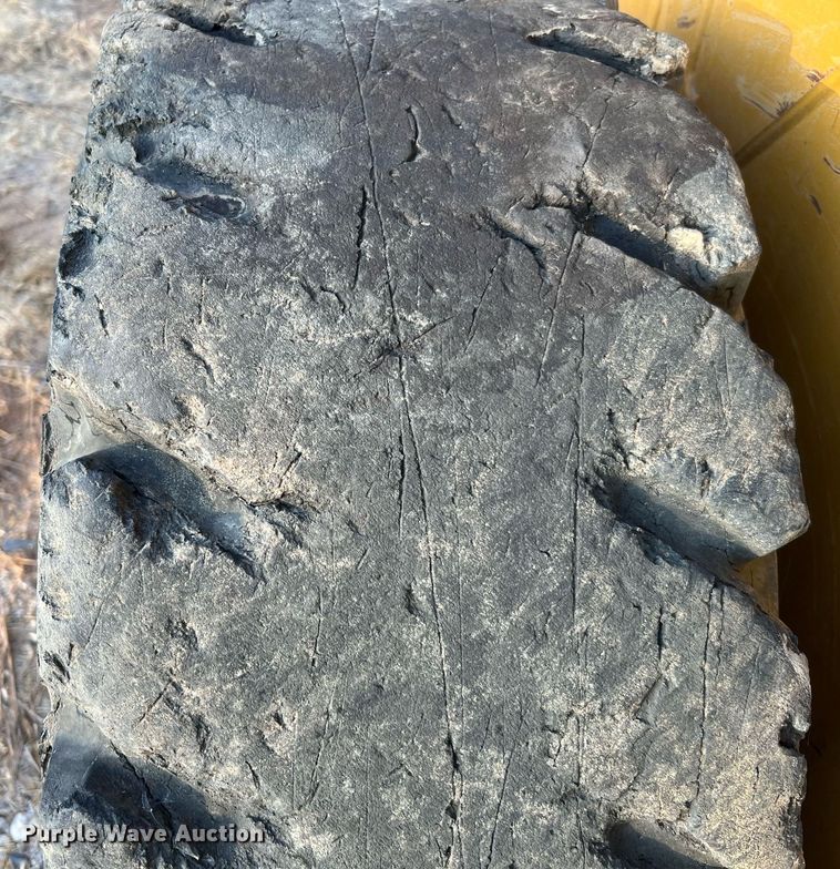 image for item DQ2200 2014 Caterpillar 272DXHP  skid steer loader