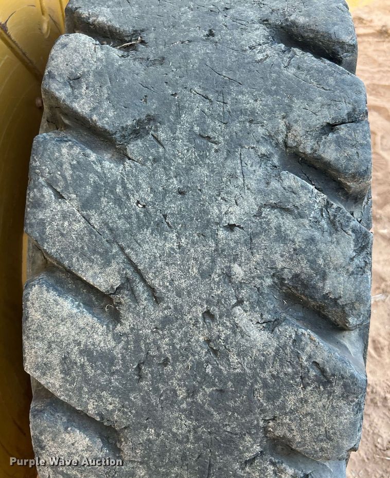 image for item DQ2200 2014 Caterpillar 272DXHP  skid steer loader