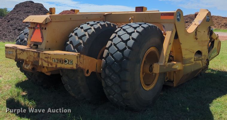 image for item DR6990 2012 John  Deere 1810E  scraper