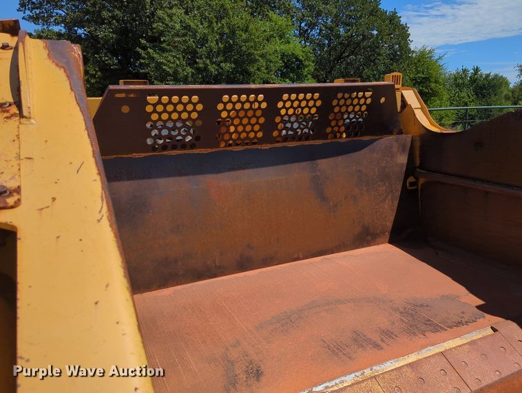 image for item DR6990 2012 John  Deere 1810E  scraper