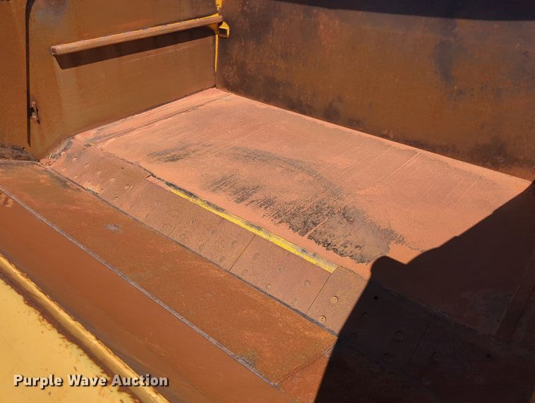 image for item DR6990 2012 John  Deere 1810E  scraper