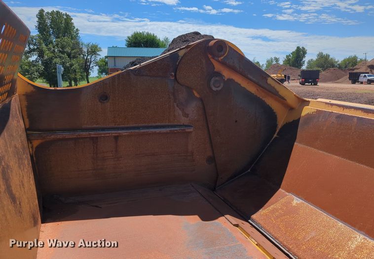 image for item DR6990 2012 John  Deere 1810E  scraper