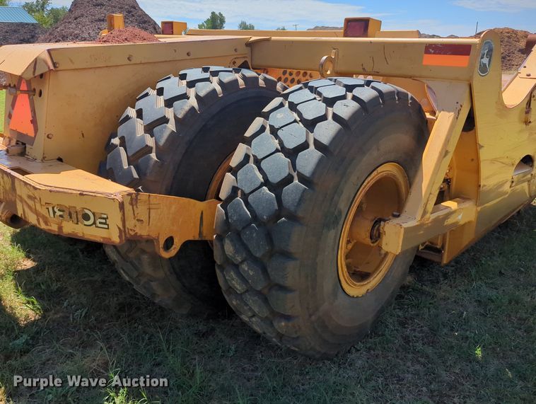 image for item DR6990 2012 John  Deere 1810E  scraper