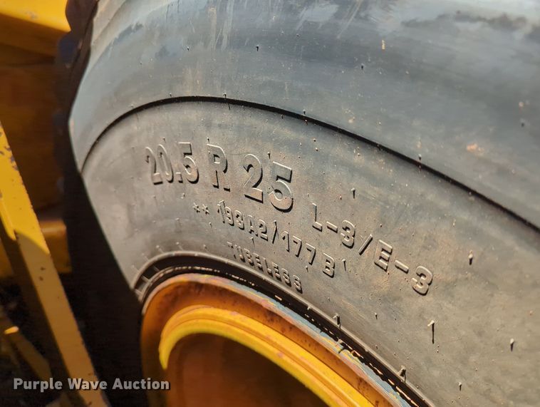 image for item DR6990 2012 John  Deere 1810E  scraper