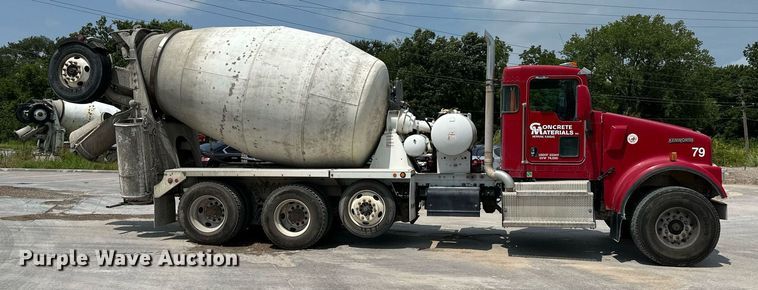 image for item DS2132 2015 Kenworth W900  ready mix truck