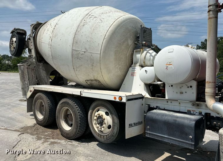 image for item DS2132 2015 Kenworth W900  ready mix truck