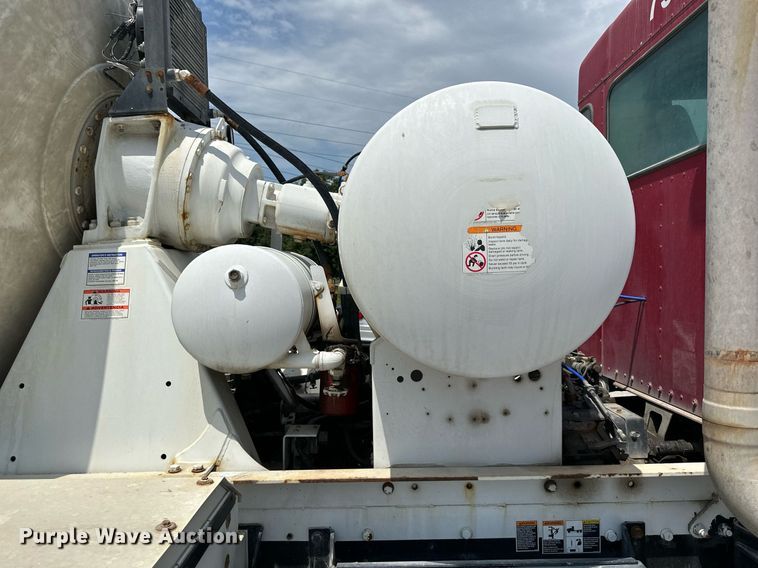 image for item DS2132 2015 Kenworth W900  ready mix truck