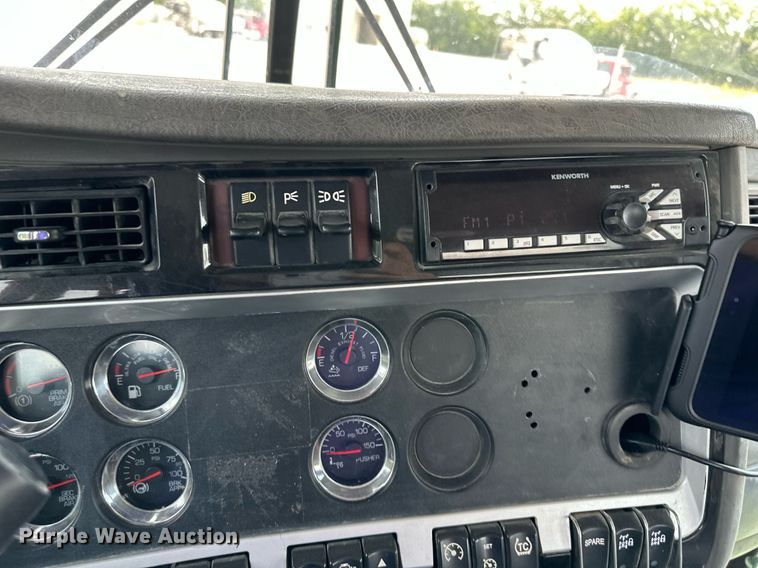 image for item DS2132 2015 Kenworth W900  ready mix truck