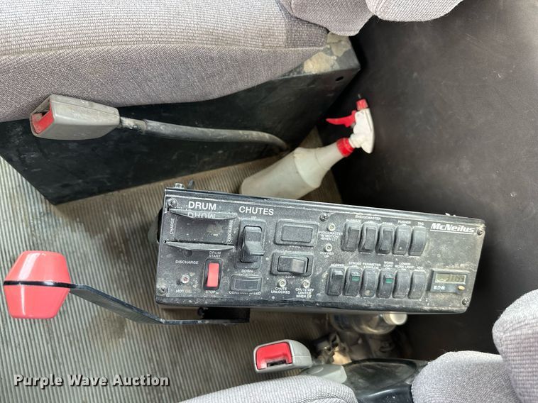 image for item DS2132 2015 Kenworth W900  ready mix truck