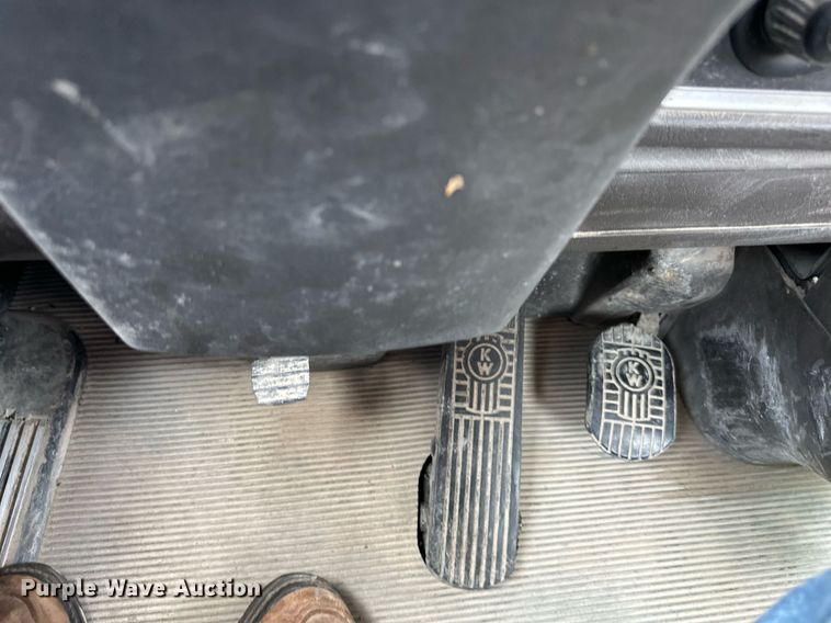 image for item DS2132 2015 Kenworth W900  ready mix truck