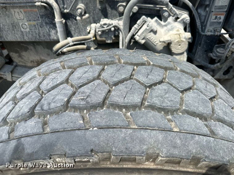 image for item DS2132 2015 Kenworth W900  ready mix truck