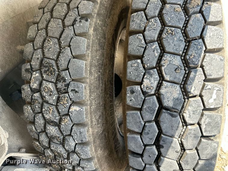 image for item DS2132 2015 Kenworth W900  ready mix truck