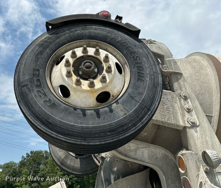 image for item DS2132 2015 Kenworth W900  ready mix truck