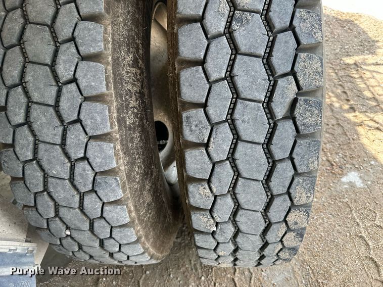 image for item DS2132 2015 Kenworth W900  ready mix truck