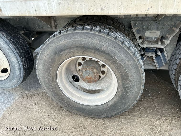 image for item DS2132 2015 Kenworth W900  ready mix truck