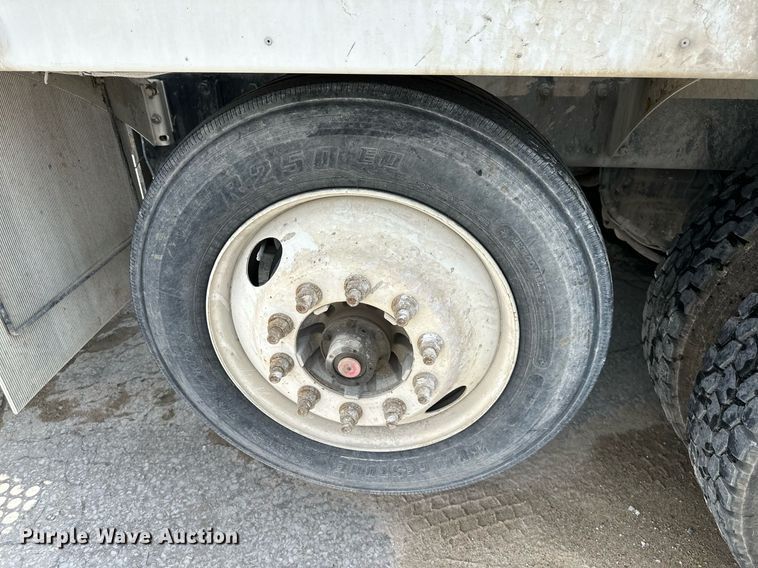 image for item DS2132 2015 Kenworth W900  ready mix truck