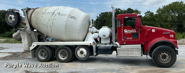 image for item DS2133 2015 Kenworth W900  ready mix truck