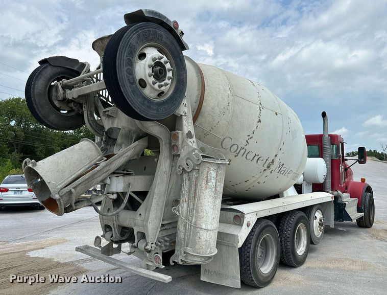 image for item DS2133 2015 Kenworth W900  ready mix truck