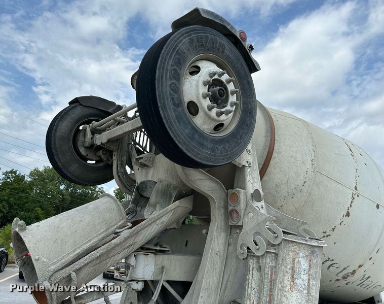 image for item DS2133 2015 Kenworth W900  ready mix truck